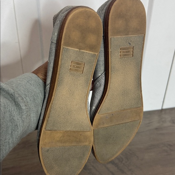 Toms Women's Light Grey Patterned Loafers - 8.5 - Picture 6 of 7